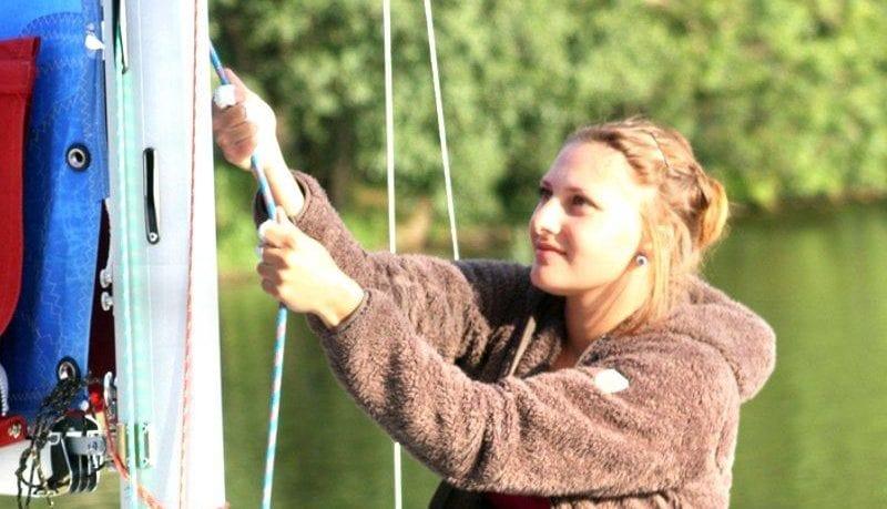 dziewczyna na jachcie