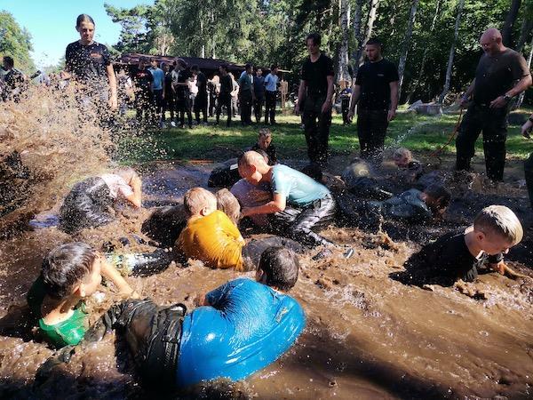 Młłody Komandosa - Mrzeżyno - kolonie dla dzieci www.roza.pl