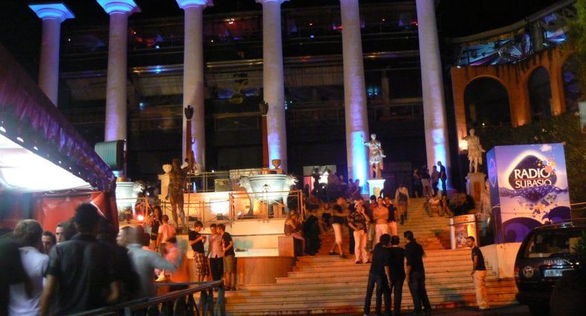 zabawa w klubach i dyskotekach - obóz młodzieżowy w Rimini.