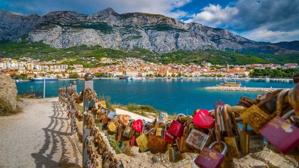 Makarska - obóz Chill out Zone ze zwiedzaniem Dubrownika, Wodospady KRKA 2025